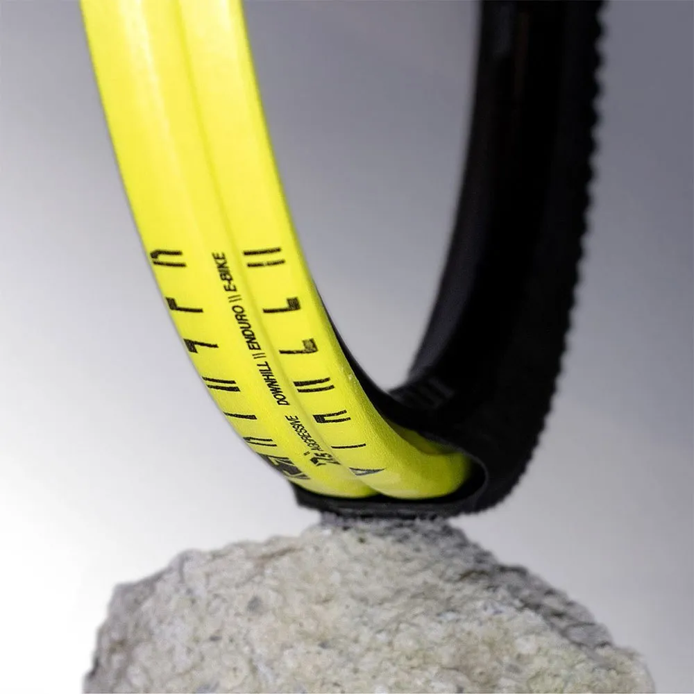 PANZER Xc 28 Mm Punkteringsbeskyttende Skum, Yellow, 29", 2.4-2.4"