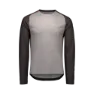 Grå