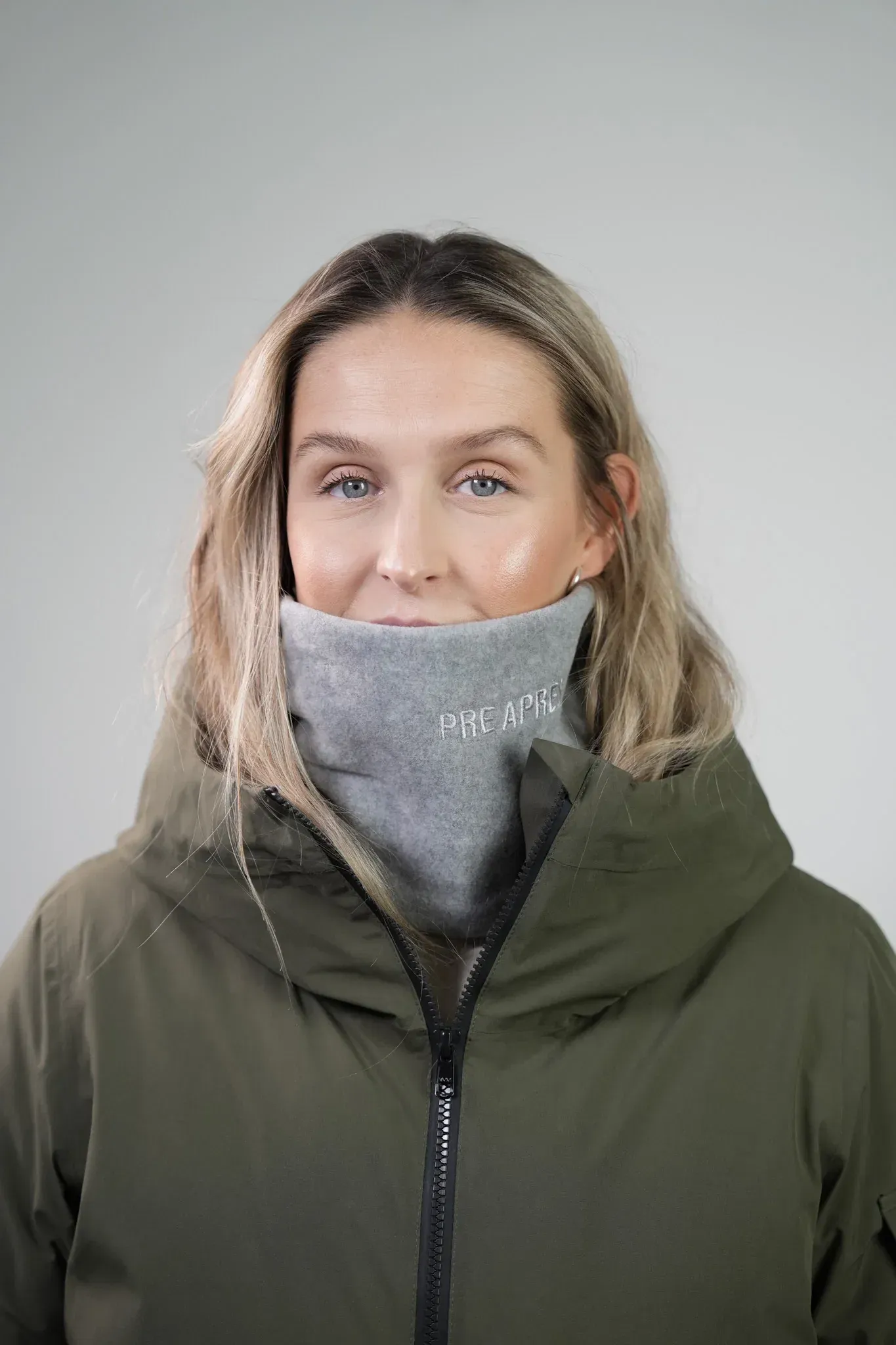 Pre Après Fleece Neckwarmer, Stone grey
