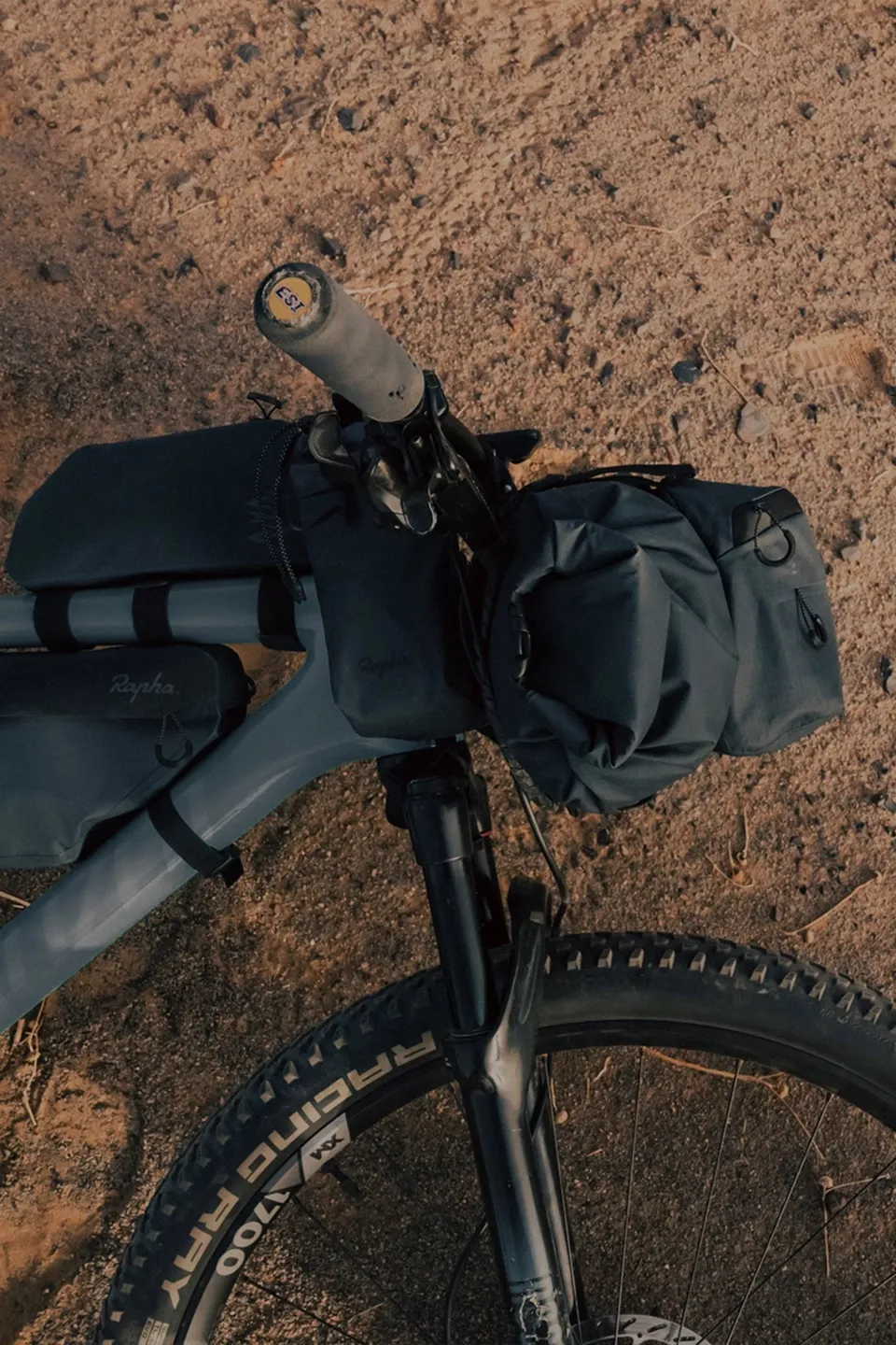 Rapha Explore Styreveske 10L, Vulcan / asphalt, One Size Rapha Explore Styreveske 10L, Vulcan / asphalt, One Size