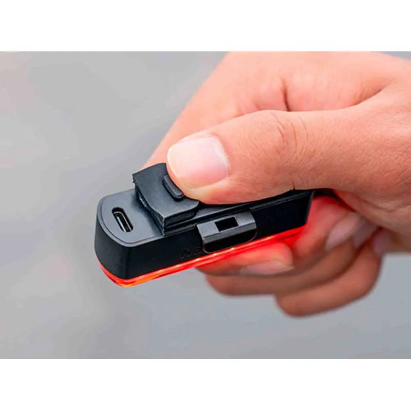 Ravemen Tr30 Baklys, Black / red, 30 Lysstyrker Ravemen Tr30 Baklys, Black / red, 30 Lysstyrker