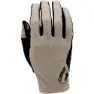 Seven IDP Control Hansker