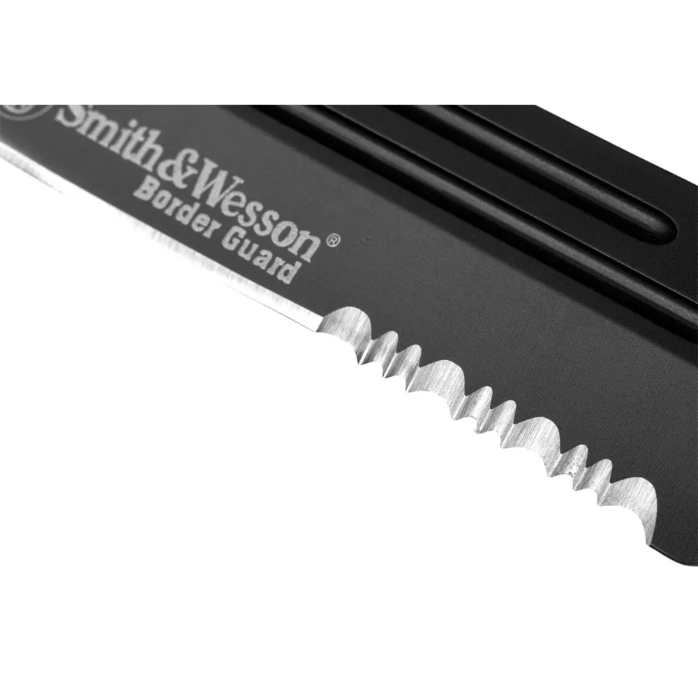 Smith Border Guard Swbg2ts Serrated Tanto Folder Lommekniv, Black, One Size Smith Border Guard Swbg2ts Serrated Tanto Folder Lommekniv, Black, One Size