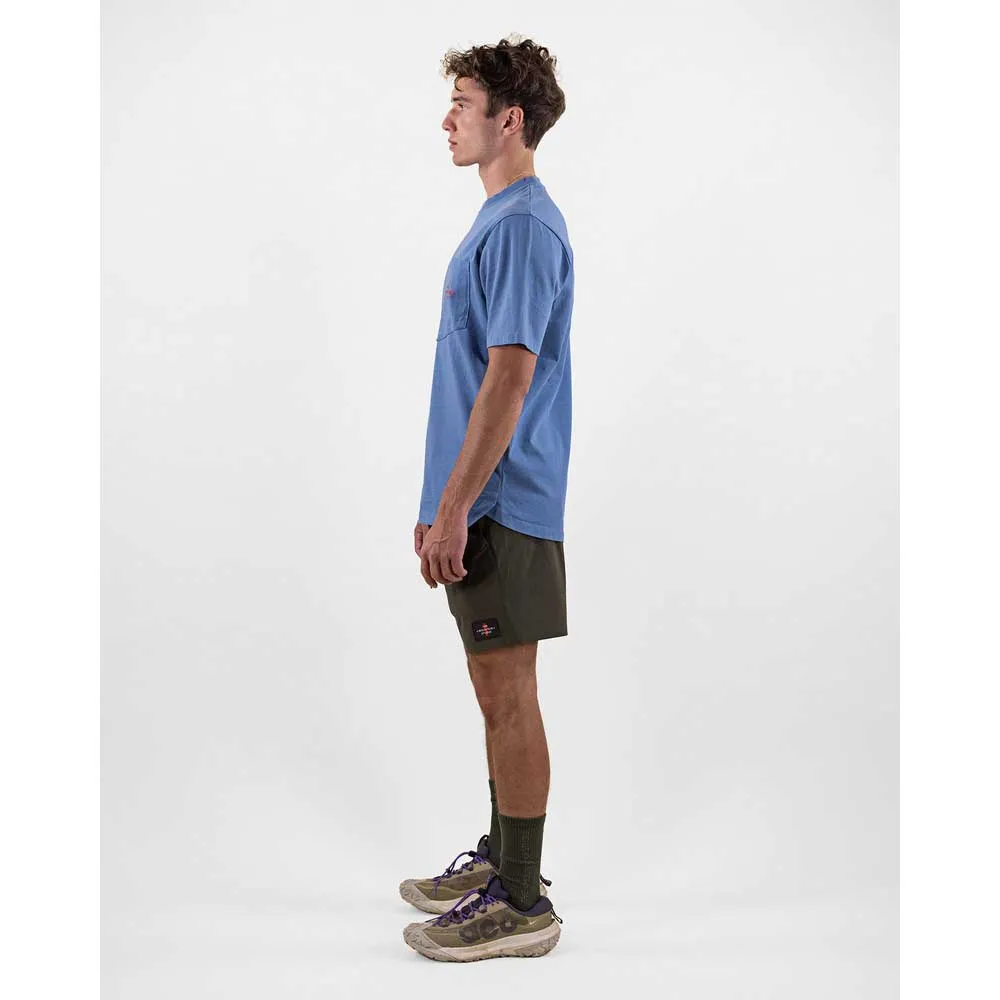 The Mountain Studio Pocket Kortarmet T-skjorte