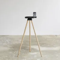 Tons Tray med mobilholder naturlig eik