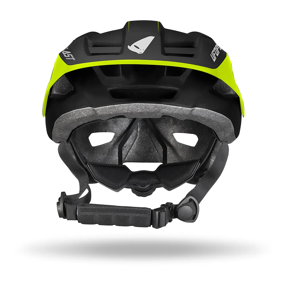UFO Defcon-three Mtb-hjelm UFO Defcon-three Mtb-hjelm
