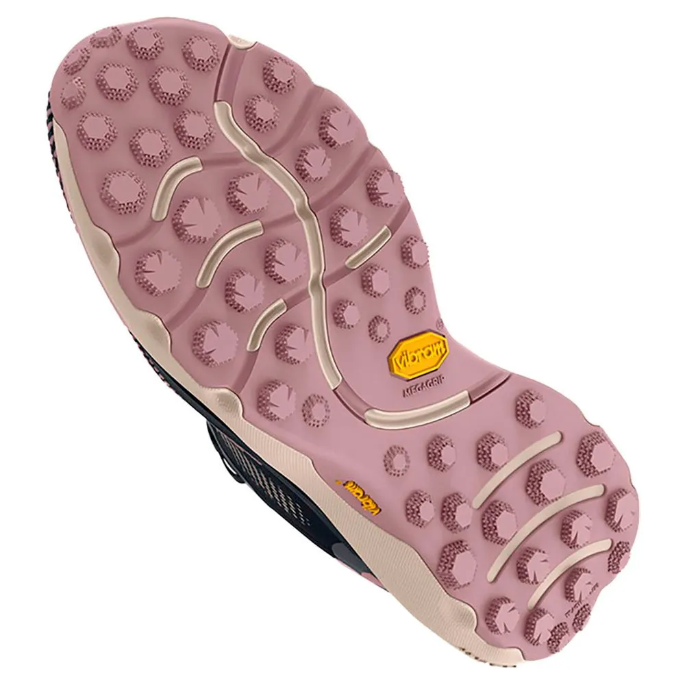 Under Armour Infinite Pro Trail Trailsko female