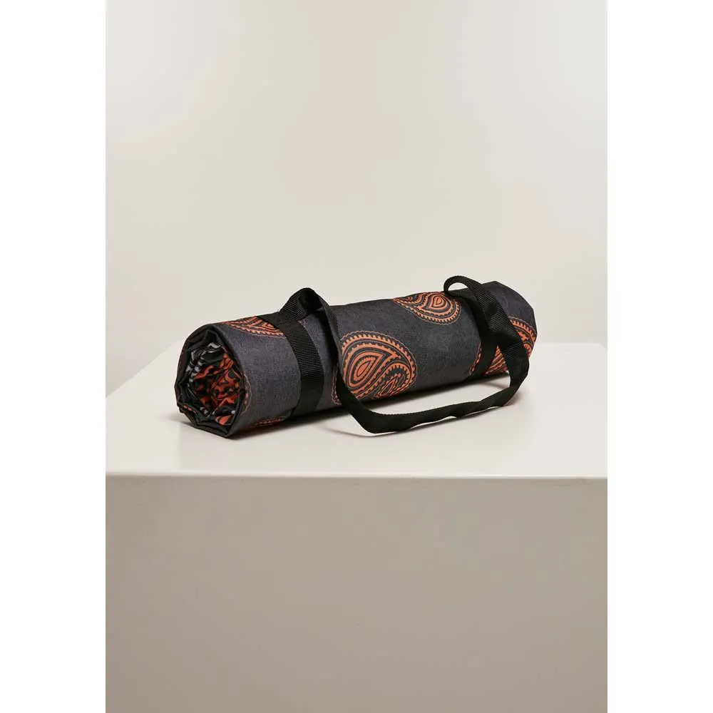 Urban Classics Patchwork Print Teppe, Black / orange