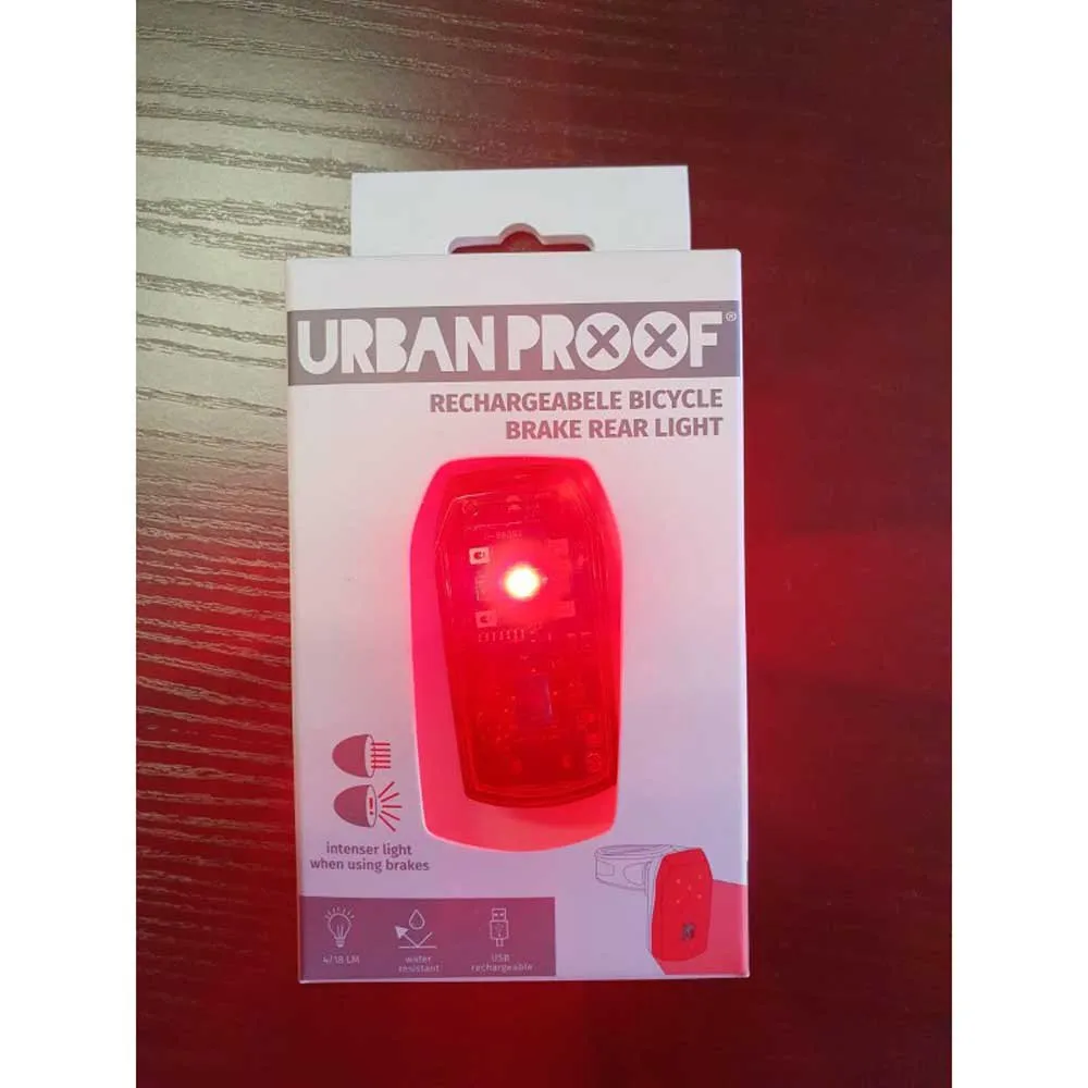 URBAN PROOF Baklys, Black / red, 52 Lysstyrker URBAN PROOF Baklys, Black / red, 52 Lysstyrker