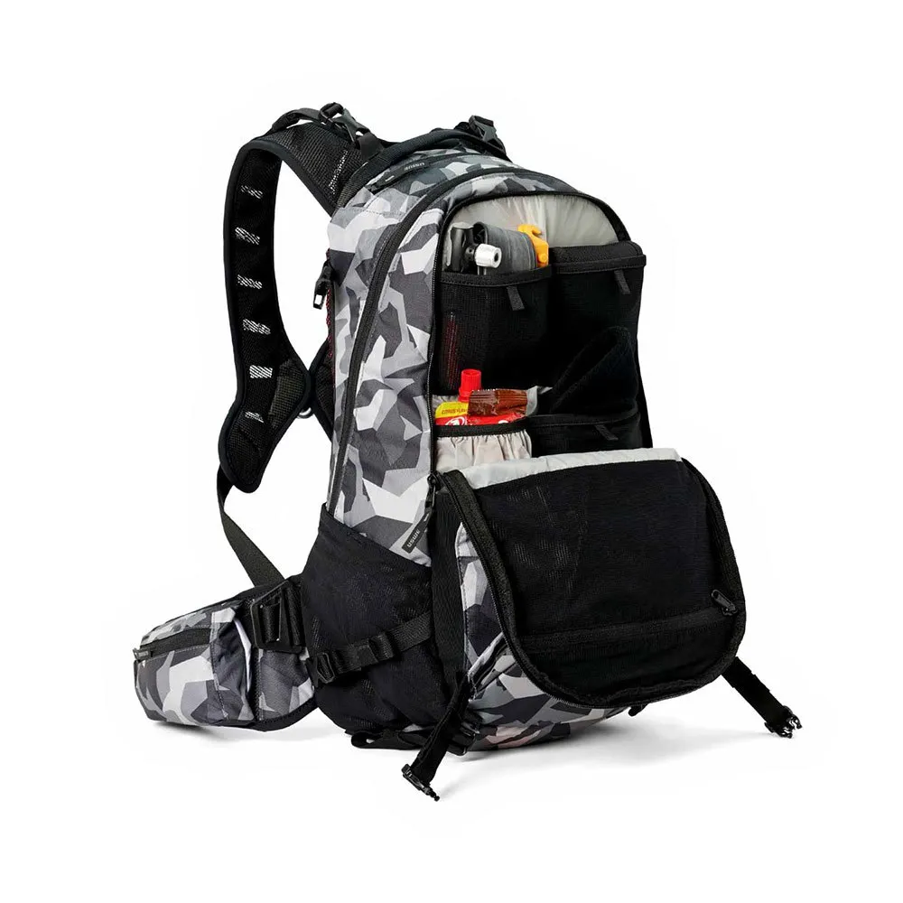 USWE Shred Mtb Ryggsekk 16l, Camo / black, One Size USWE Shred Mtb Ryggsekk 16l, Camo / black, One Size