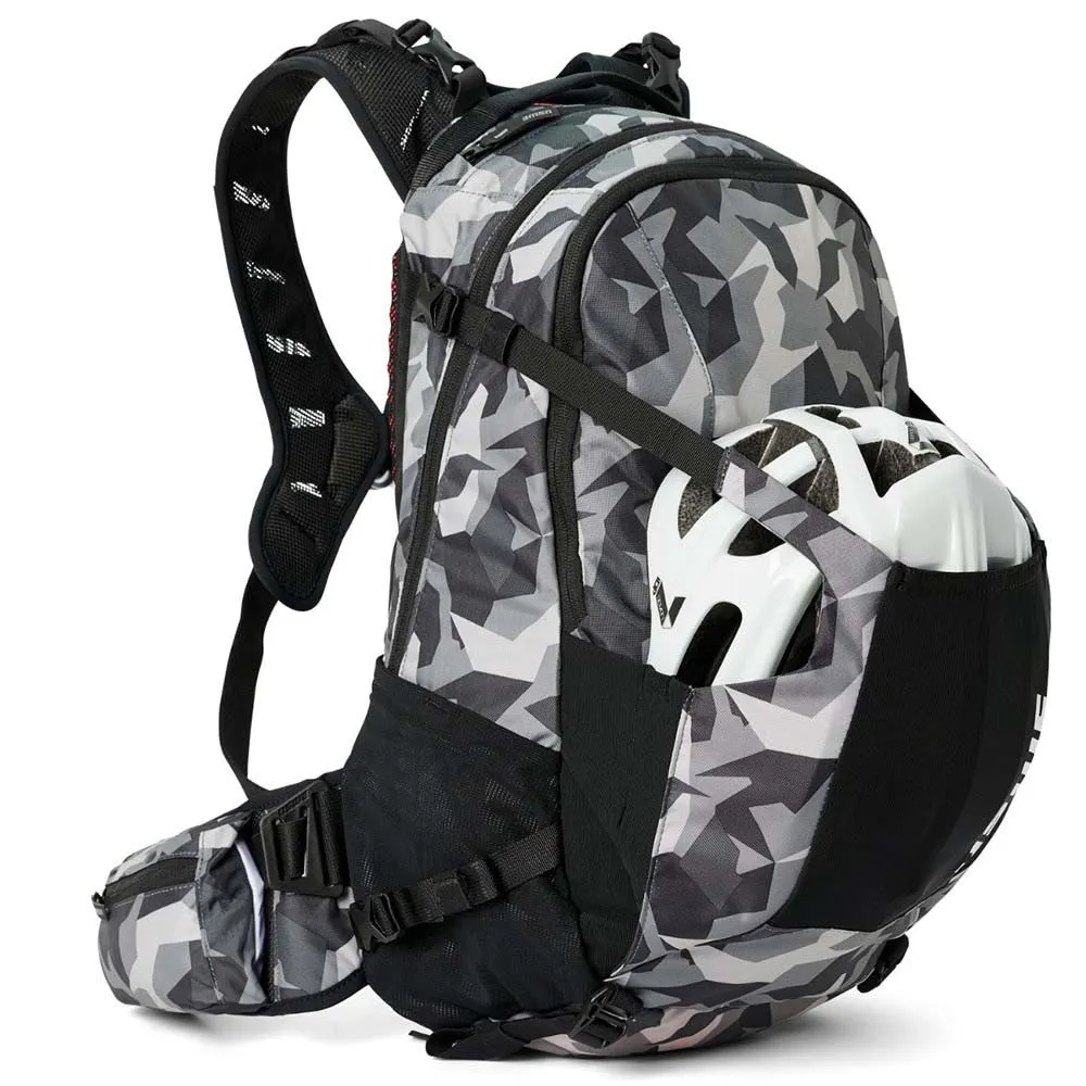 USWE Shred Mtb Ryggsekk 25l, Camo / black, One Size USWE Shred Mtb Ryggsekk 25l, Camo / black, One Size