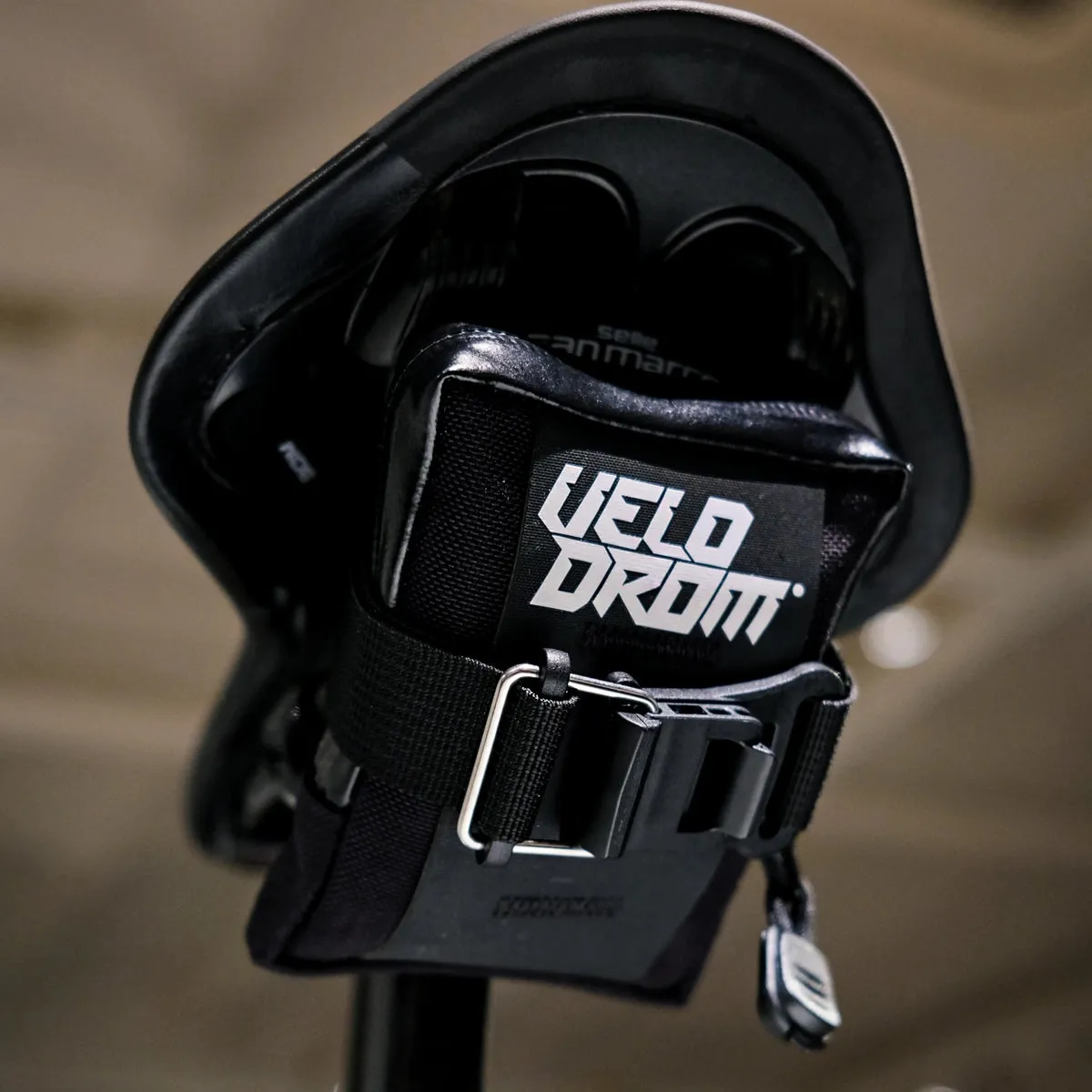 Velodrom VCC VELODROM RaceDay by Cordel Compact Road Saddle Bag, Black/white graphic Velodrom VCC VELODROM RaceDay by Cordel Compact Road Saddle Bag, Black/white graphic