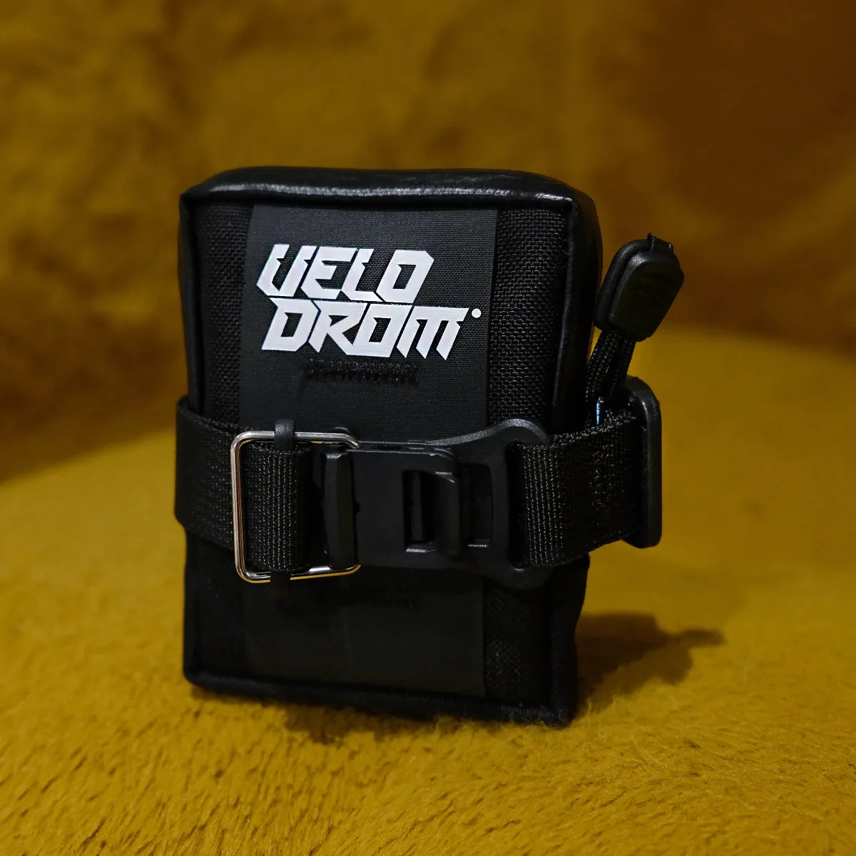 Velodrom VCC VELODROM RaceDay by Cordel Compact Road Saddle Bag, Black/white graphic Velodrom VCC VELODROM RaceDay by Cordel Compact Road Saddle Bag, Black/white graphic