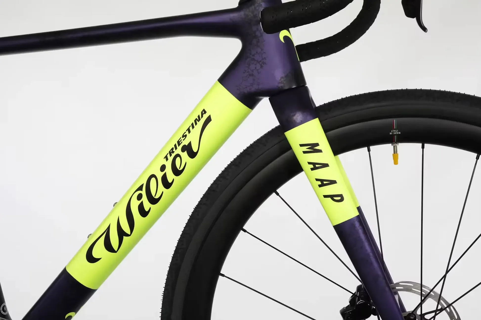 Wilier Rave SLR Sram Force D2 XPLR AXS Complete Gravel Bike, Ivar slik/maap, Gravel sykkel Wilier Rave SLR Sram Force D2 XPLR AXS Complete Gravel Bike, Ivar slik/maap, Gravel sykkel