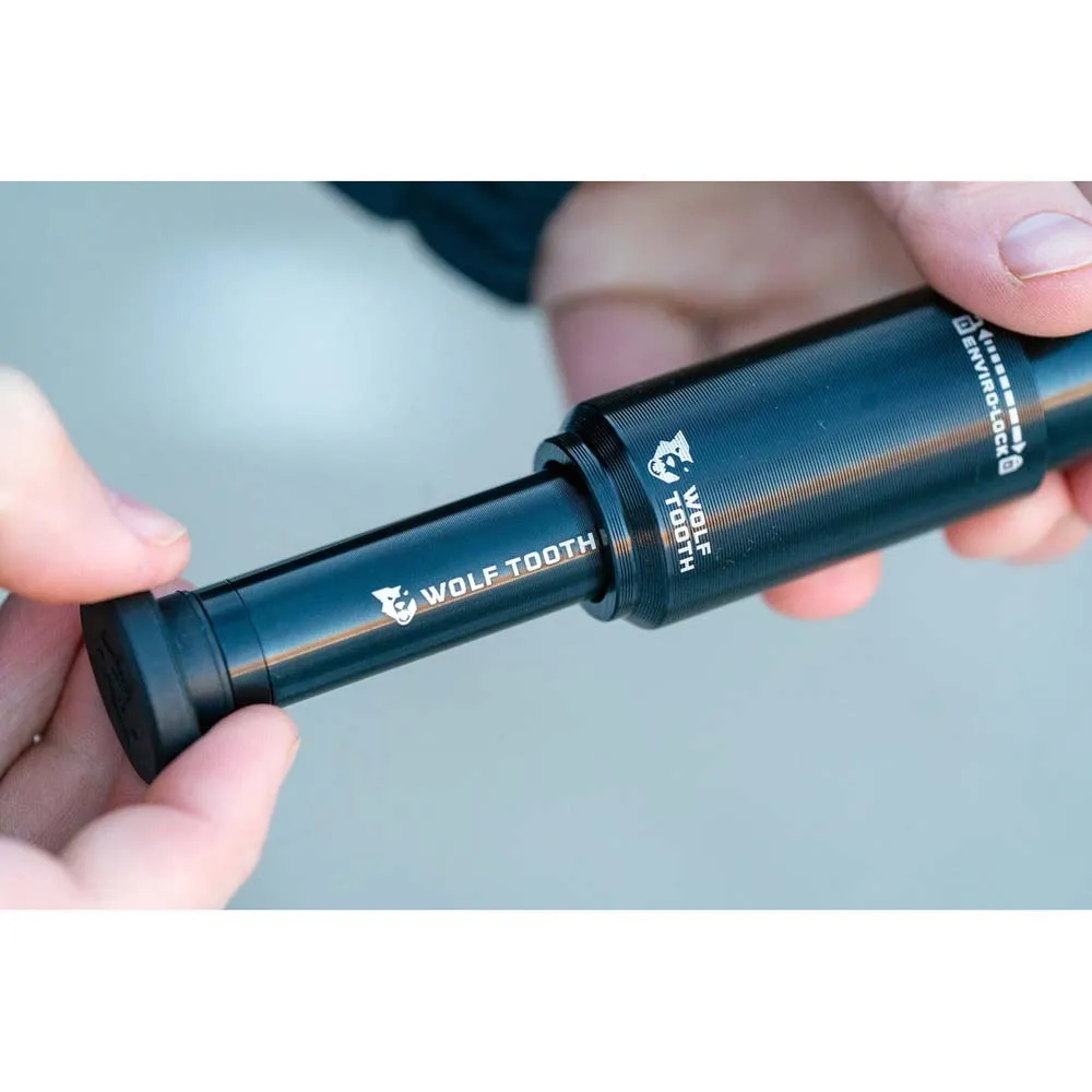 Wolf Tooth Encase 30cc Tubeless Tool Mini Pumpe, Black, One Size Wolf Tooth Encase 30cc Tubeless Tool Mini Pumpe, Black, One Size